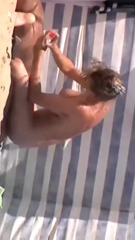Caméra Cachée Plage – Femmes Matures