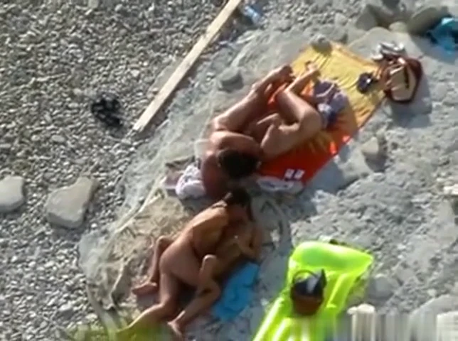 Sexe en Groupe sur la Plage Amateur