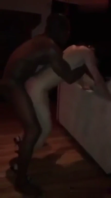 Cocu filme sa femme baisée par un black