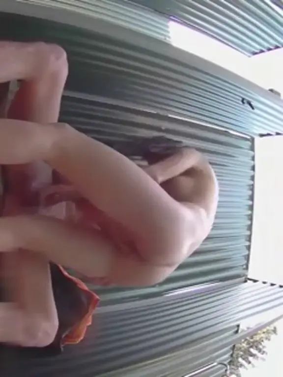 Baise torride sous la douche avec son mec