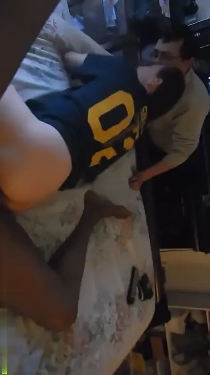 Ma femme enculée par une grosse bite noire devant moi
