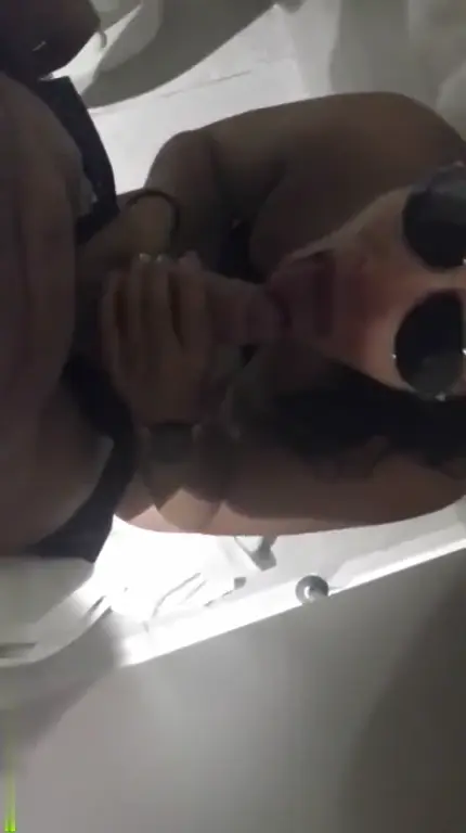 Grosse chienne Tinder se fait enculer au SPA
